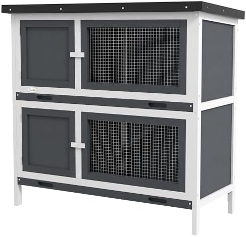Gray wooden hutch with asphalt roof — photo 4